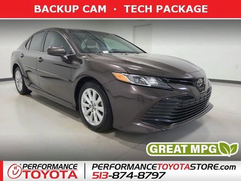 Used 2018 Toyota Camry LE FWD image 1