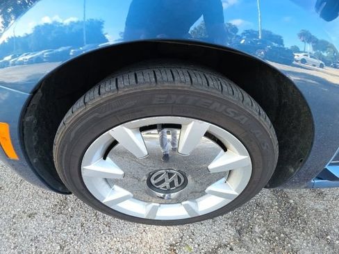 Used 2019 Volkswagen Beetle 2.0T SE FWD image 13