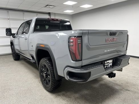 Used 2025 GMC Sierra 3500 AT4 w/ AT4 Premium Plus Package image 9