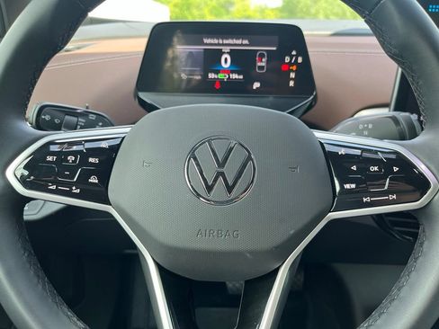 Certified 2025 Volkswagen ID.4 Pro AWD/4WD image 18