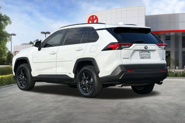 Certified 2024 Toyota RAV4 LE AWD/4WD image 7