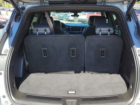 Used 2024 Buick Enclave Premium image 31