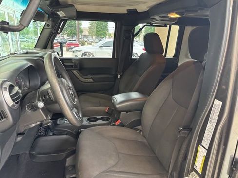 Used 2017 Jeep Wrangler Unlimited Sport AWD/4WD image 11