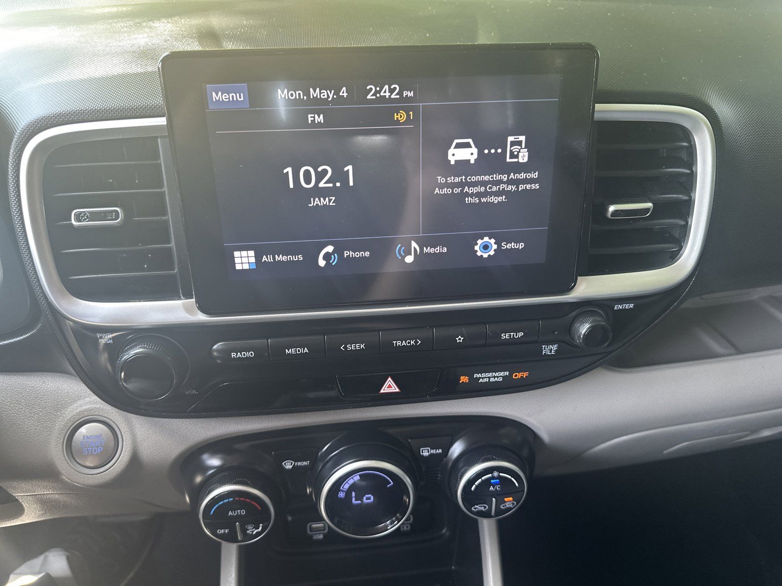 Used 2025 Hyundai Venue SEL FWD image 14