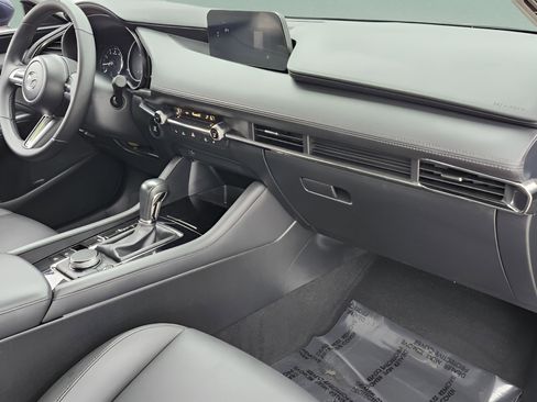 Used 2019 MAZDA MAZDA3 Sedan w/ Preferred Package image 16