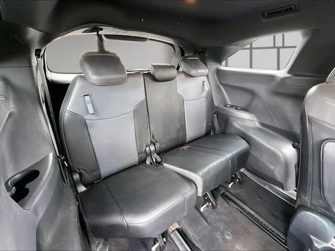 Used 2023 Toyota Sienna XSE FWD image 28