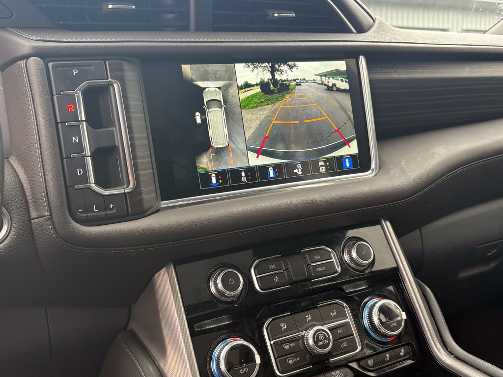 Used 2022 GMC Yukon XL Denali AWD/4WD image 30