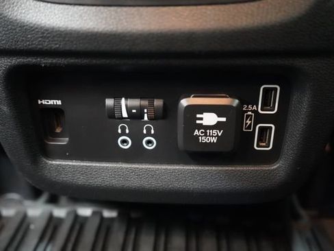 Used 2022 Honda Pilot Touring image 47