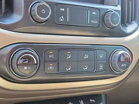 Used 2022 GMC Canyon Denali RWD image 26