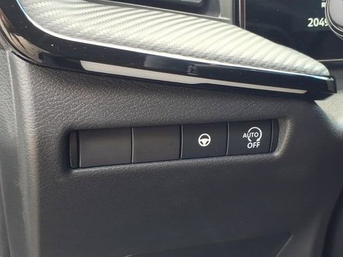 Used 2025 Nissan Kicks SR FWD image 19
