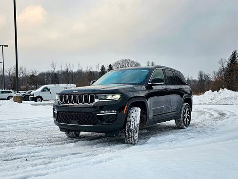 New 2025 Jeep Grand Cherokee Limited image 8