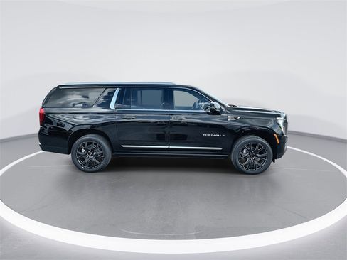 New 2026 GMC Yukon XL Denali image 9