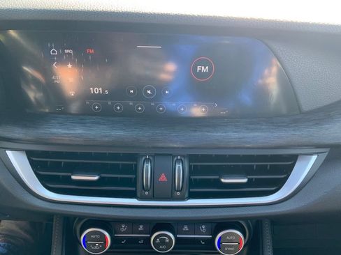 Used 2022 Alfa Romeo Stelvio Sprint RWD image 18