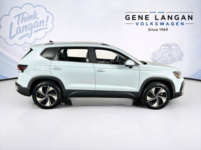 New 2027 Volkswagen Taos SE AWD/4WD image 4