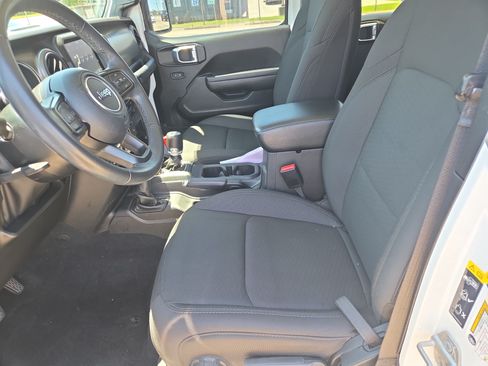 Used 2022 Jeep Wrangler Unlimited Sport AWD/4WD image 5