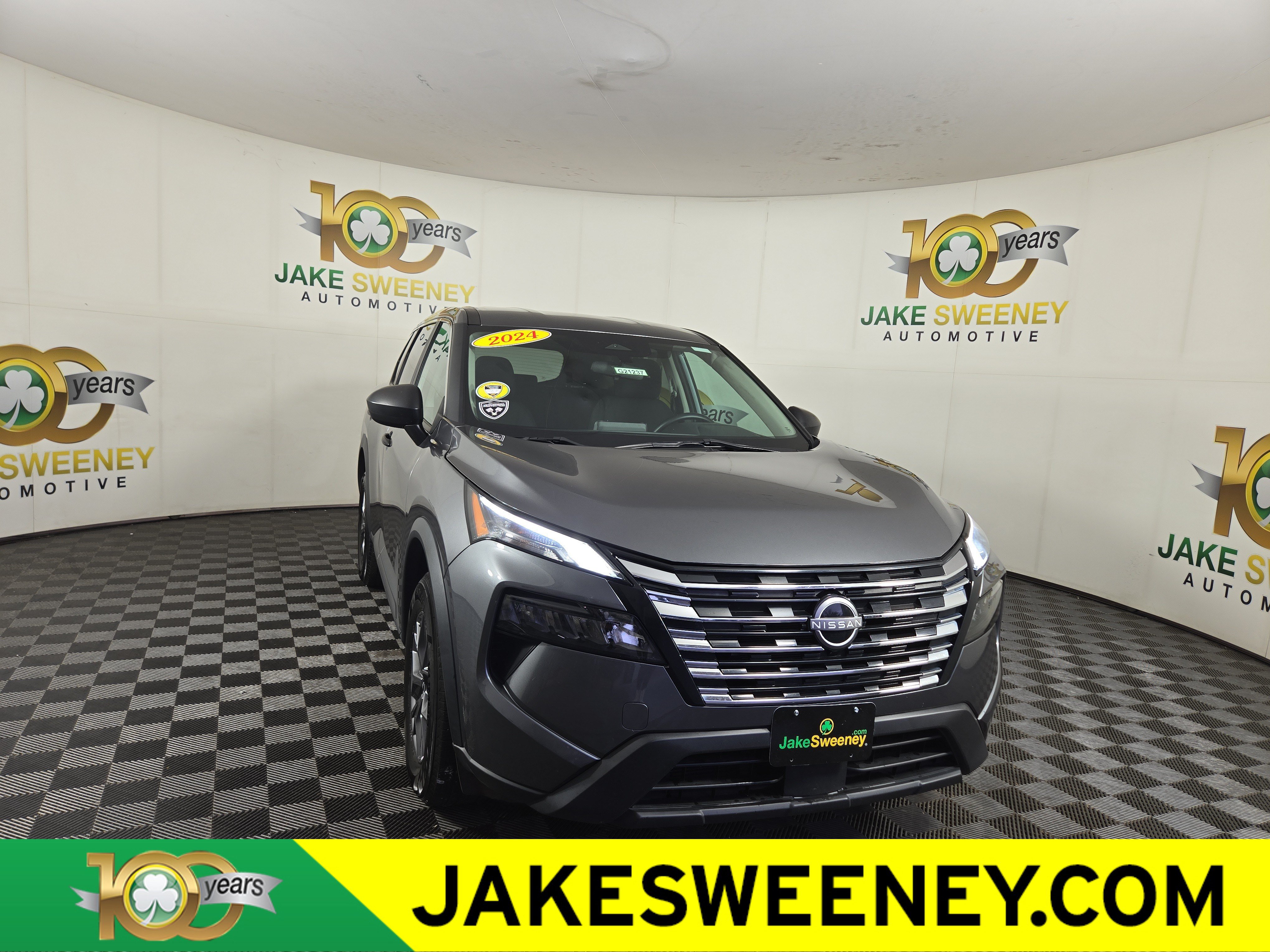 Used 2024 Nissan Rogue S AWD/4WD image 1
