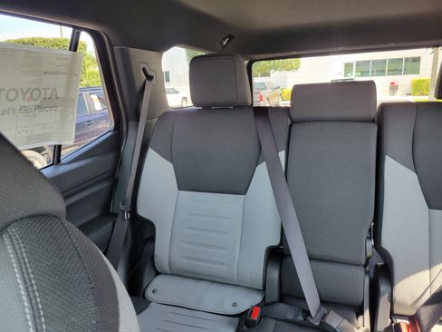 Used 2025 Toyota 4Runner 4WD image 21