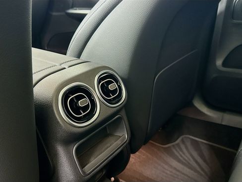 Certified 2025 Mercedes-Benz GLC 300 image 27