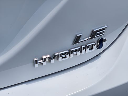 Certified 2023 Toyota Camry LE FWD image 30