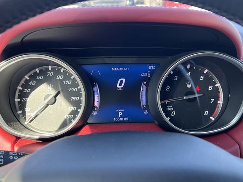 Used 2020 Maserati Levante S GranSport image 21