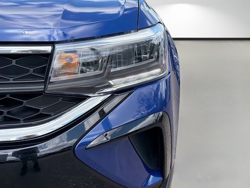 Used 2022 Volkswagen Taos SE image 9