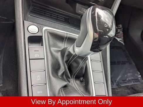 Used 2025 Volkswagen Jetta SE FWD image 18