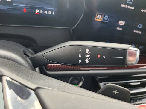 Used 2025 Chevrolet Traverse RS AWD/4WD image 14