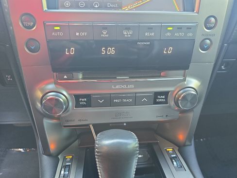 Used 2014 Lexus GX 460 Luxury w/ Preferred Accessory Package AWD/4WD image 24