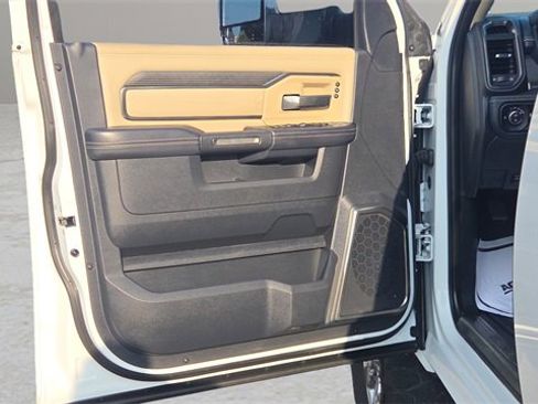 Used 2022 RAM 2500 Limited w/ Towing Technology Group image 33