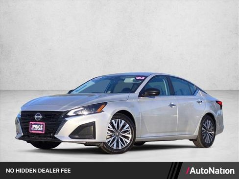 Used 2024 Nissan Altima 2.5 SV FWD image 1