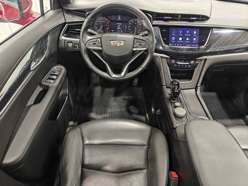 Used 2022 Cadillac XT6 Premium Luxury w/ LPO, Floor Liner Package AWD/4WD image 4