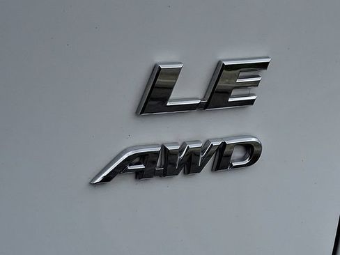 Used 2024 Toyota RAV4 LE AWD/4WD image 30