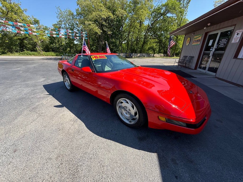 Used 1995 Chevrolet Corvette Coupe RWD image 2