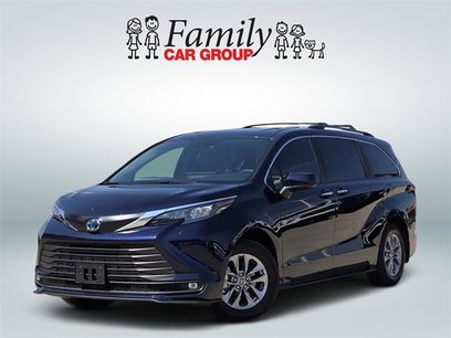 Used 2025 Toyota Sienna XLE