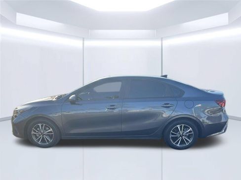 Used 2022 Kia Forte LXS FWD image 8