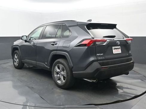 Used 2023 Toyota RAV4 LE AWD/4WD image 3