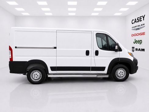 Used 2025 RAM ProMaster 2500 w/ U-Haul Equipment Group FWD image 4