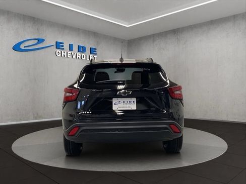 New 2026 Chevrolet Trax LT w/ Driver Confidence Package FWD image 5