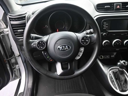 Used 2019 Kia Soul image 12