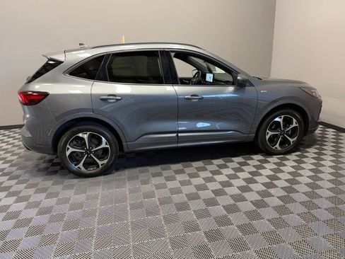 Used 2023 Ford Escape ST-Line Select w/ Tech Pack #2 AWD/4WD image 7