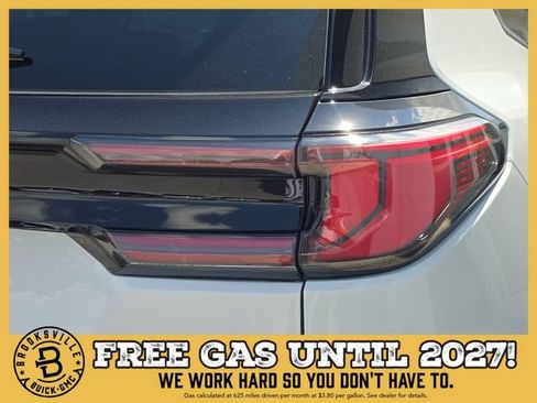New 2026 GMC Acadia Denali w/ Super Cruise Package FWD image 8
