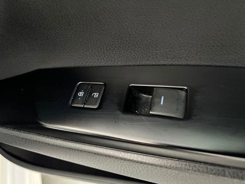 Used 2025 Toyota Camry SE image 24