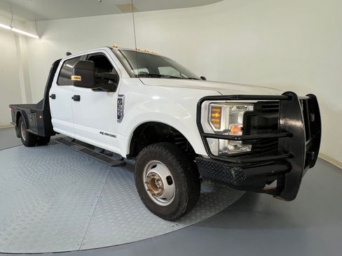 Used 2019 Ford F350 XL w/ Power Equipment Group image 7