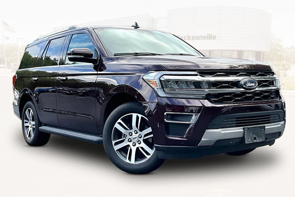 Used 2024 Ford Expedition Limited AWD/4WD image 3