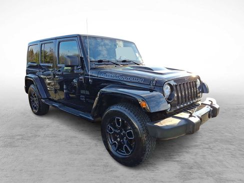 Used 2017 Jeep Wrangler Unlimited Sahara image 3