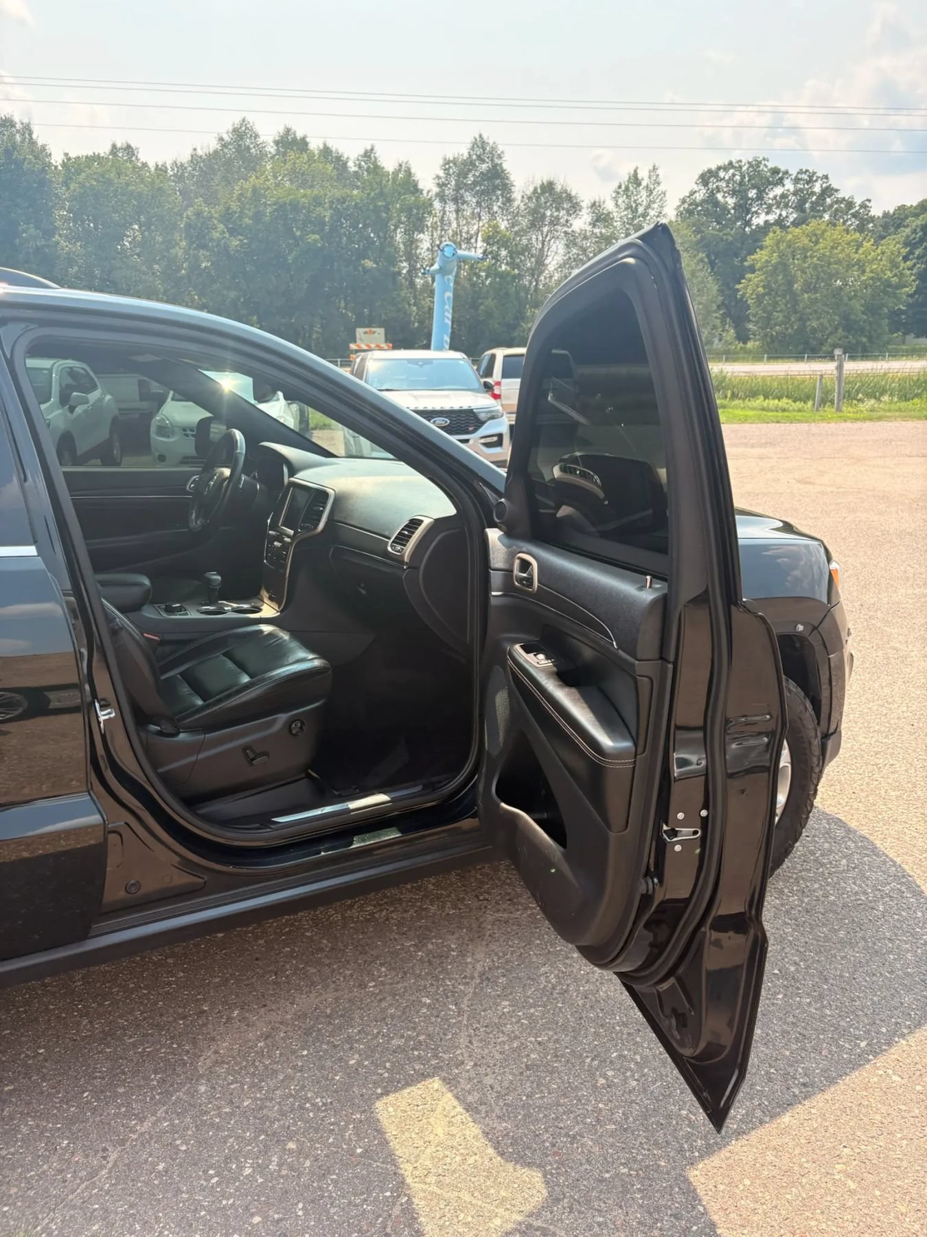 Used 2015 Jeep Grand Cherokee Limited AWD/4WD image 27