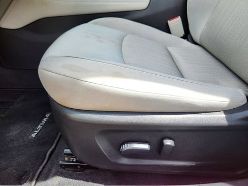 Used 2023 Nissan Altima 2.5 SV FWD image 23