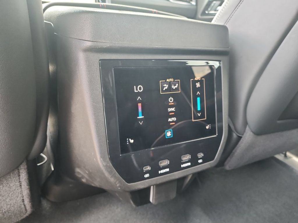 Certified 2025 GMC Yukon XL AT4 Ultimate AWD/4WD image 21
