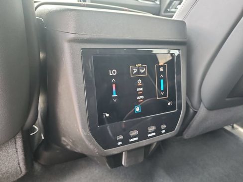 Certified 2025 GMC Yukon XL AT4 Ultimate AWD/4WD image 21