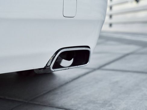 Used 2017 Rolls-Royce Dawn image 13